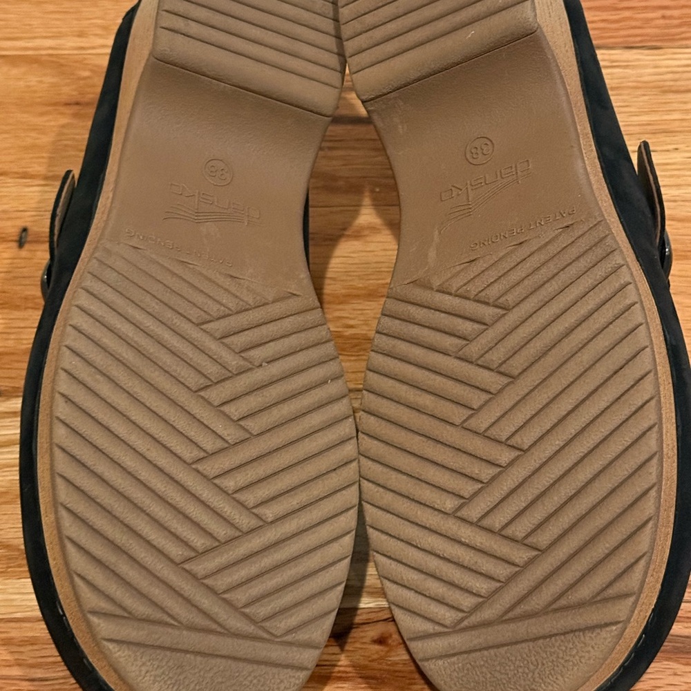 Dansko 🖤 Black 🖤 Leather Clogs - Picture 6 of 9
